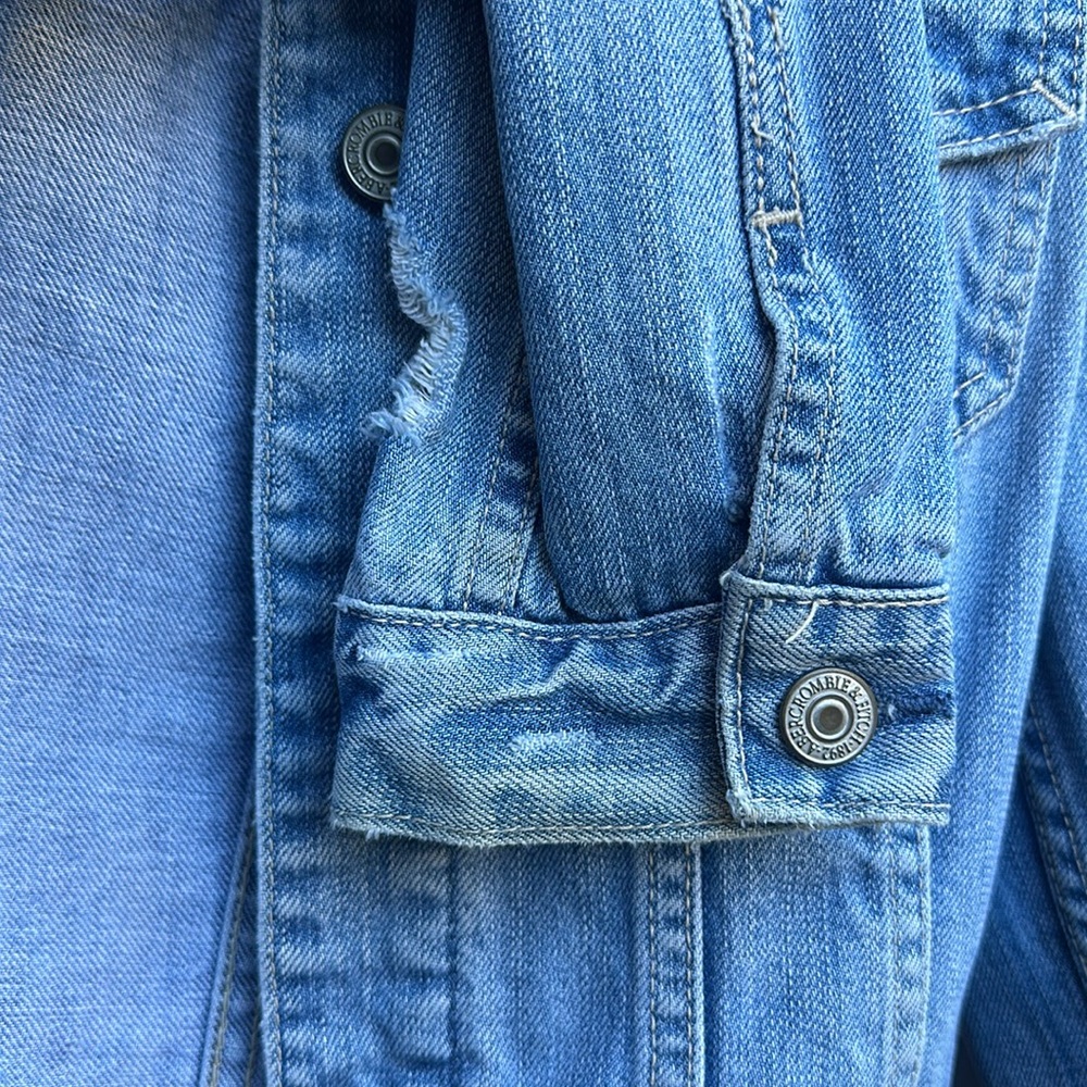 A&F Jean Jacket - Picture 6 of 10